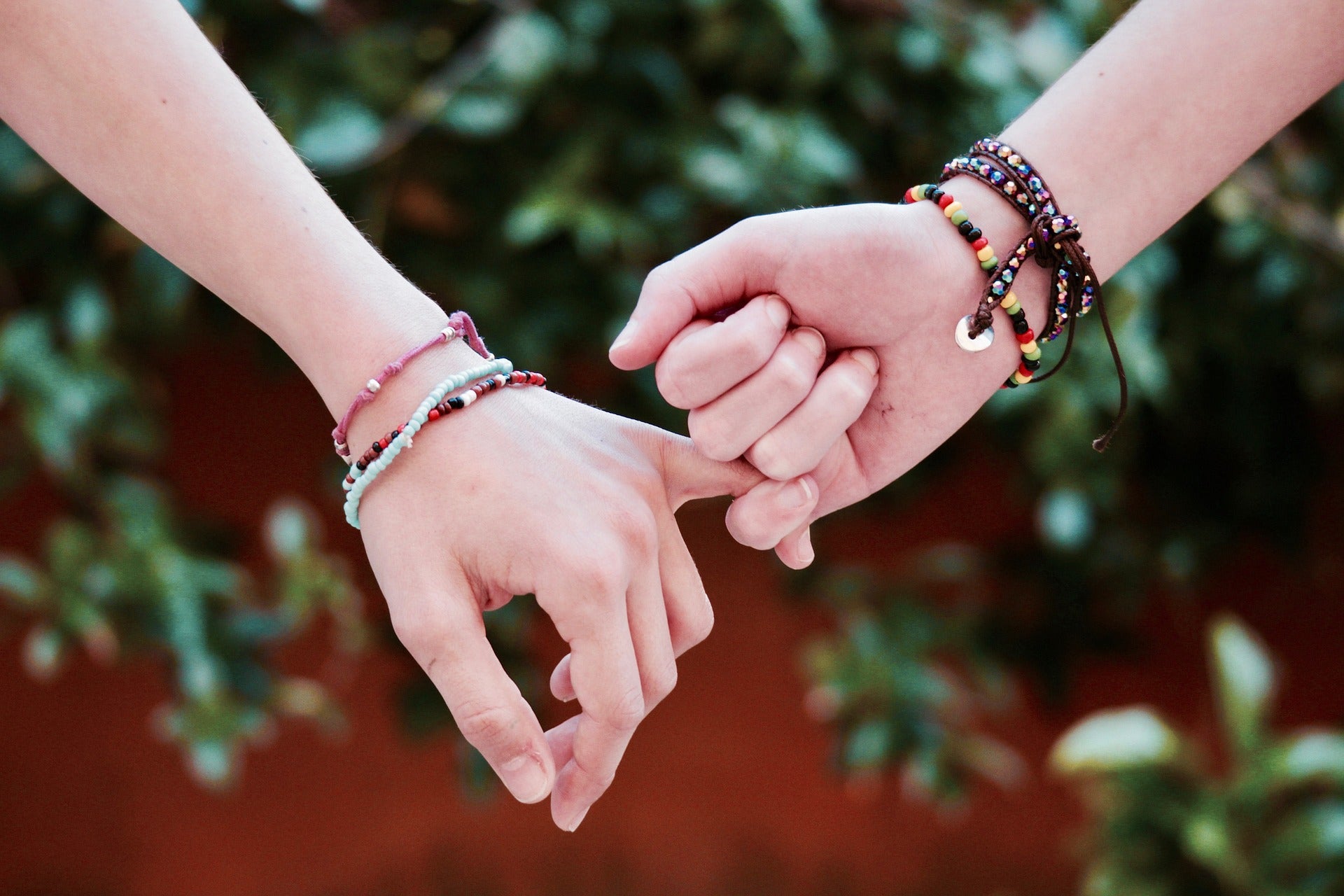 Bracelet énergétique : le secret de sa popularité 