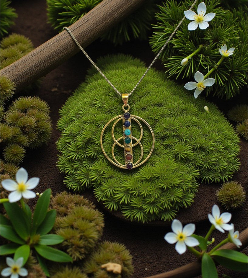 Collier en laiton : 7 chakras
