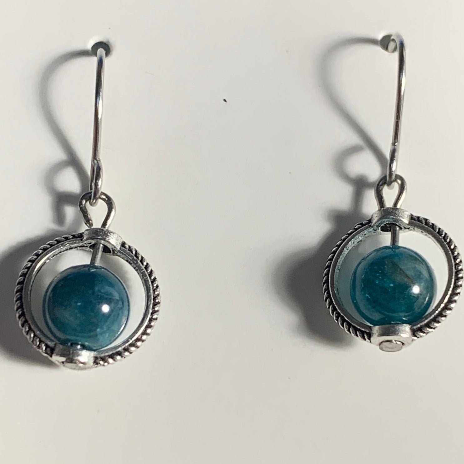 BOUCLES D'OREILLES en APATITE
