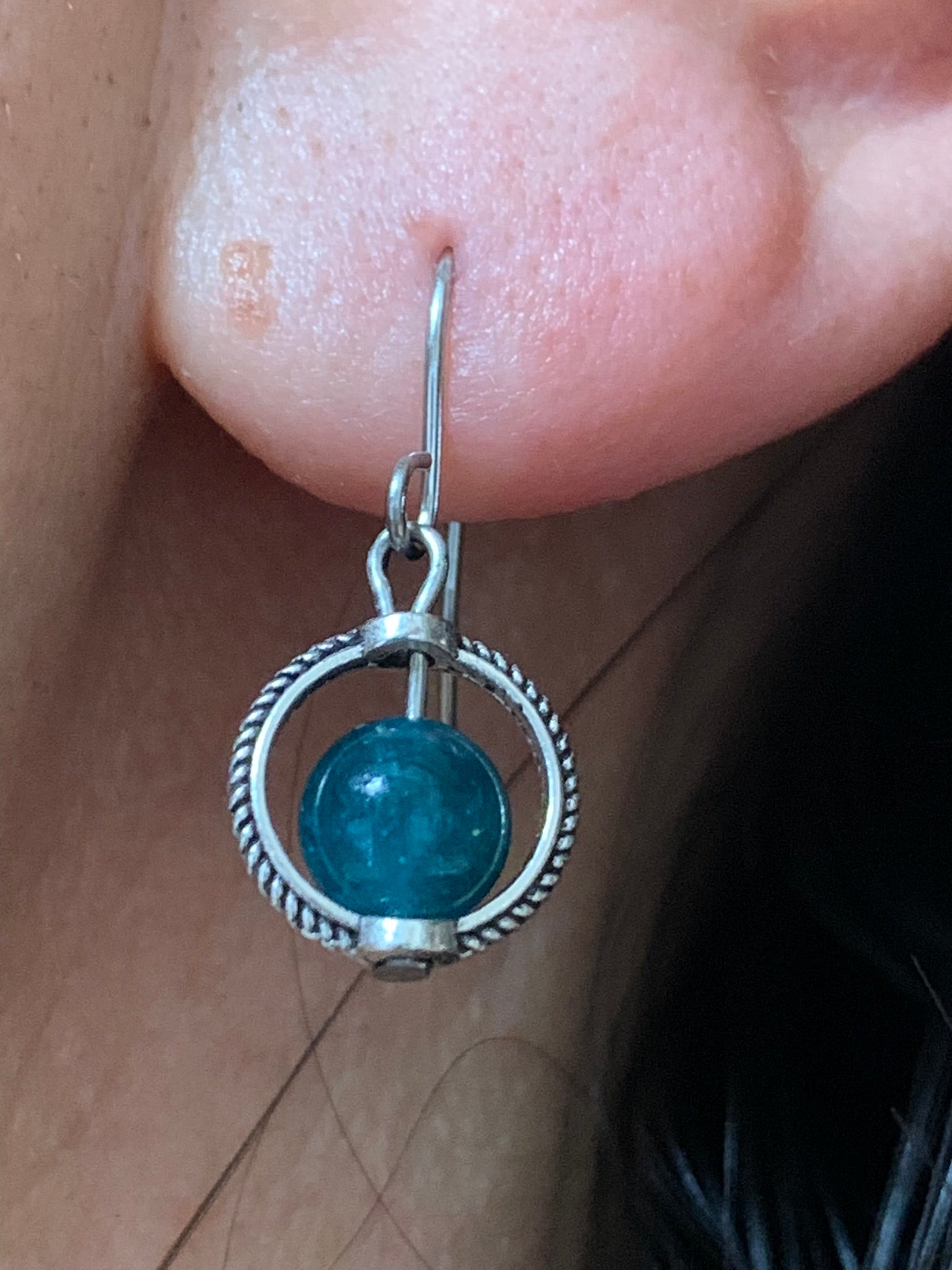 BOUCLES D'OREILLES en APATITE